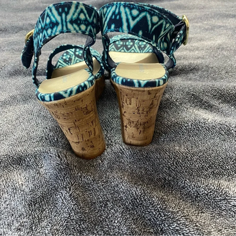 Christian Siriano‎ Women's Blue and Turquoise Patterned Sandals SZ 8 1/2